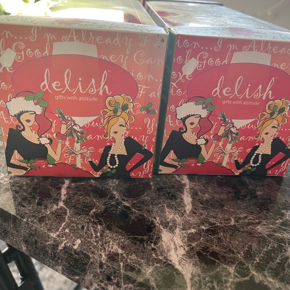 NEW delish Holiday Hand Painted Wine Goblets Lot of 2 Gifts with Attitude ❤️ - Picture 7 of 9